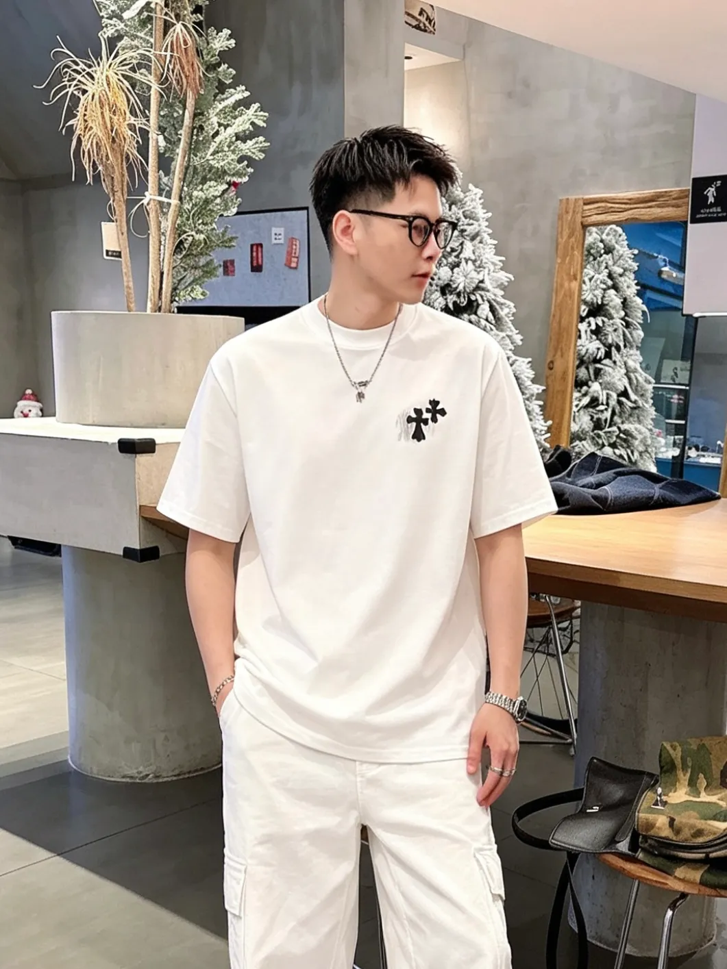 【 】 CHNew Arrival logo T
